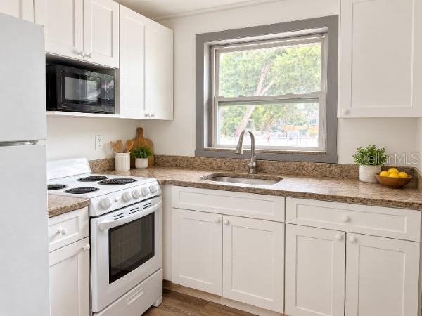 413 E FLORIBRASKA AVE #B — photo 2