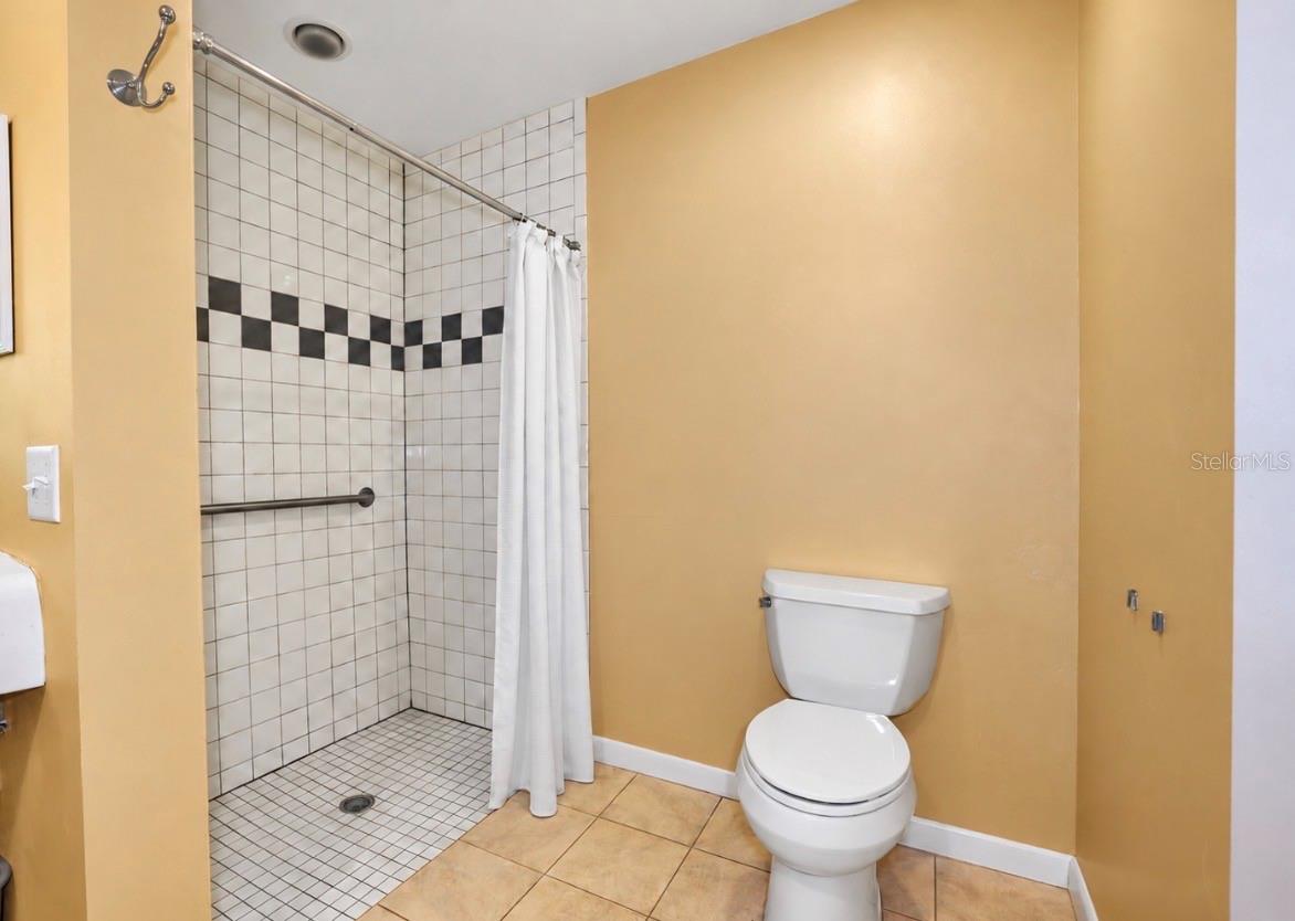 1725 SAN MATEO DR — photo 26