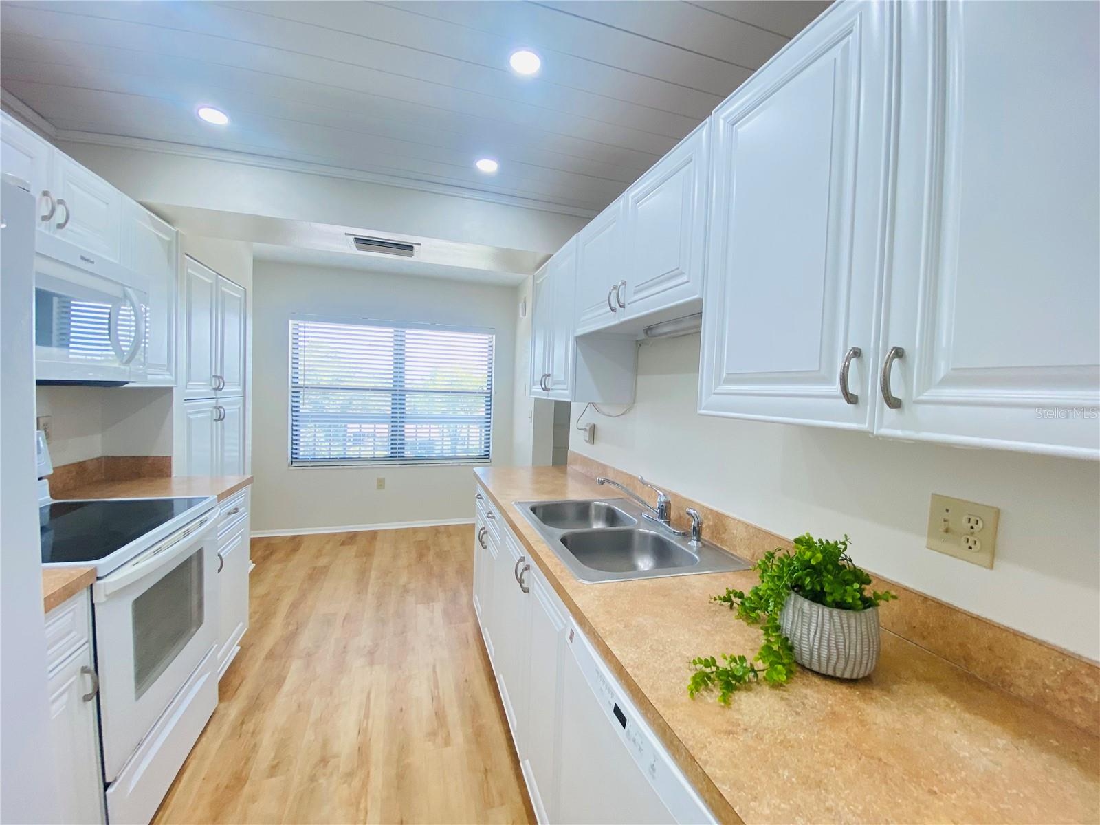 505 30TH AVE W #E406 — photo 6