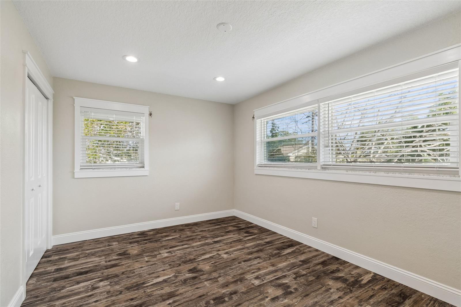 13548 BELLEWOOD AVE — photo 23