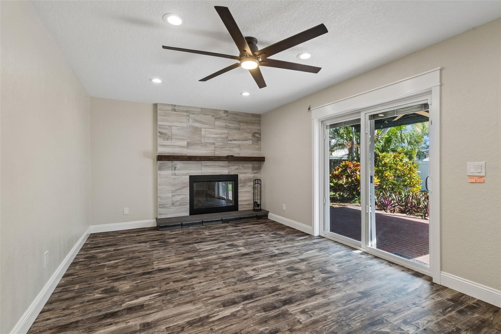13548 BELLEWOOD AVE — photo 26