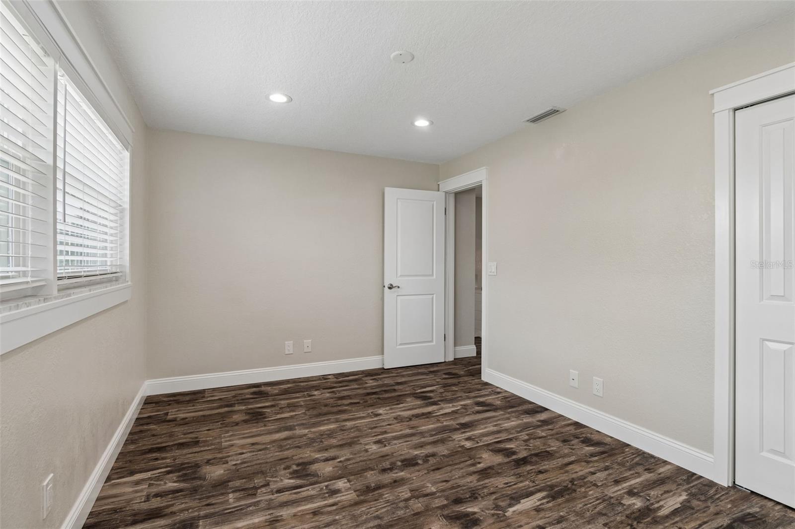 13548 BELLEWOOD AVE — photo 24