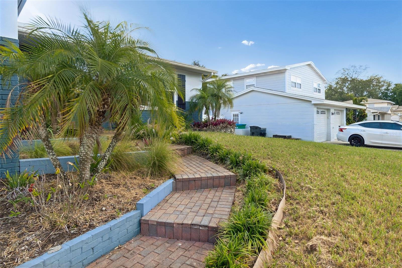 13548 BELLEWOOD AVE — photo 37
