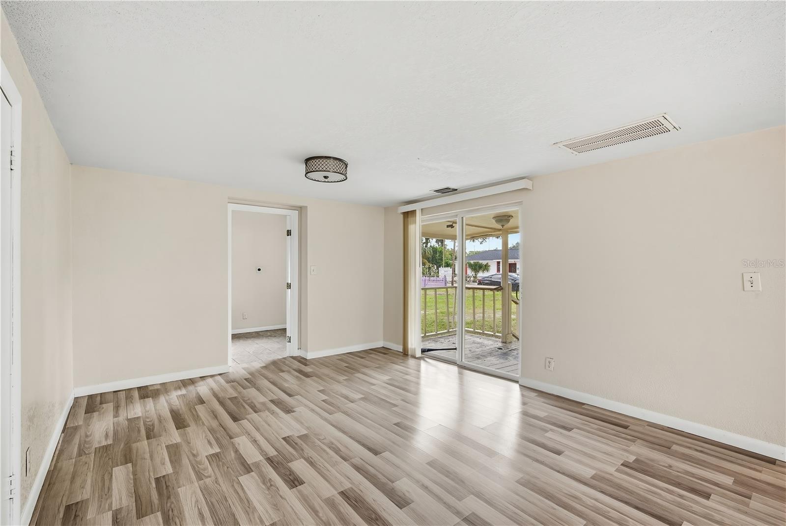 3508 E GENESEE ST — photo 12