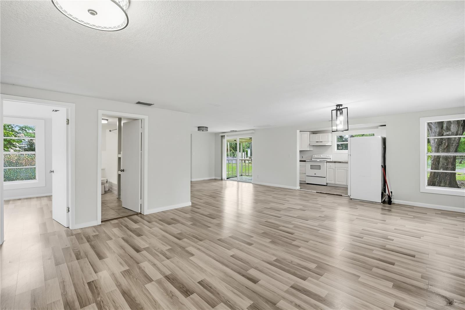 3508 E GENESEE ST — photo 6