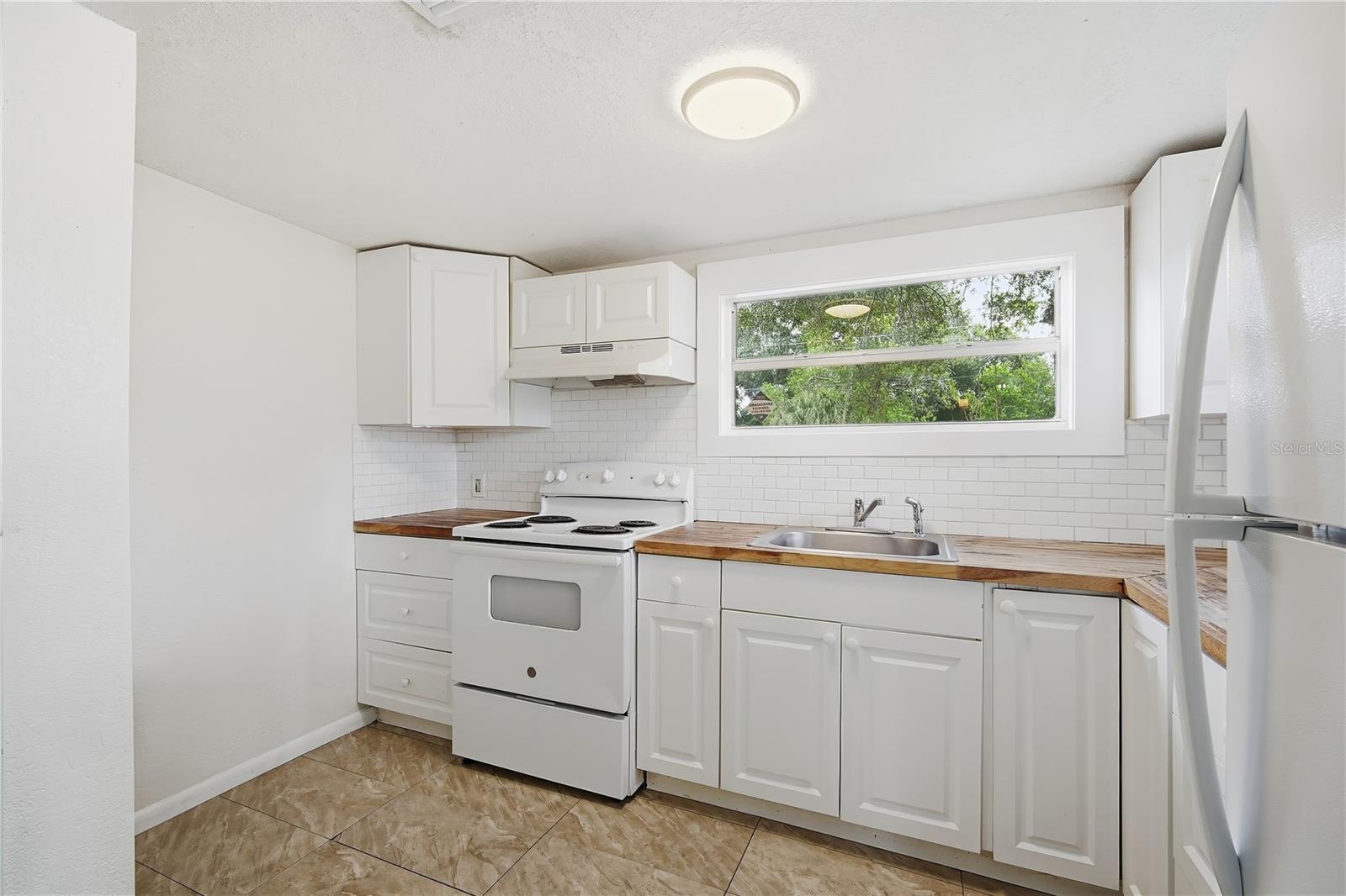 3508 E GENESEE ST — photo 10
