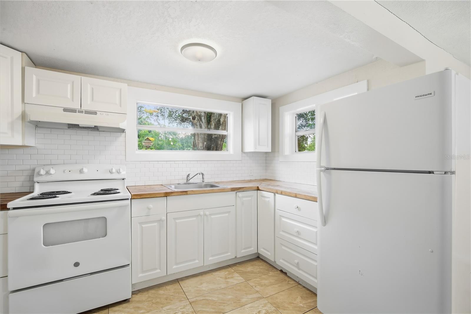 3508 E GENESEE ST — photo 11
