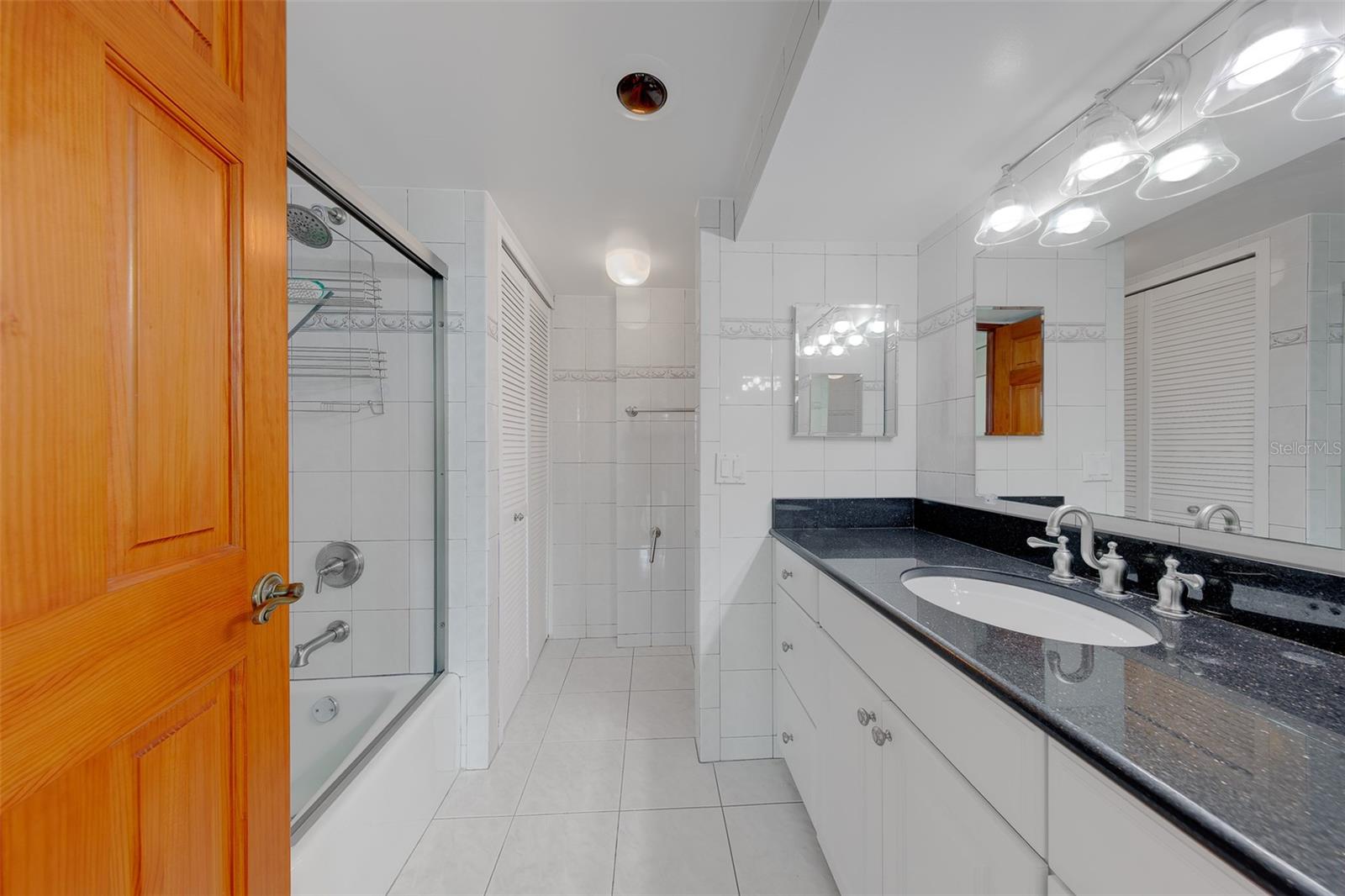 400 ISLAND WAY #1109 — photo 24