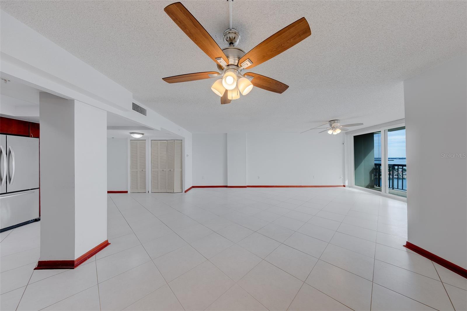 400 ISLAND WAY #1109 — photo 7