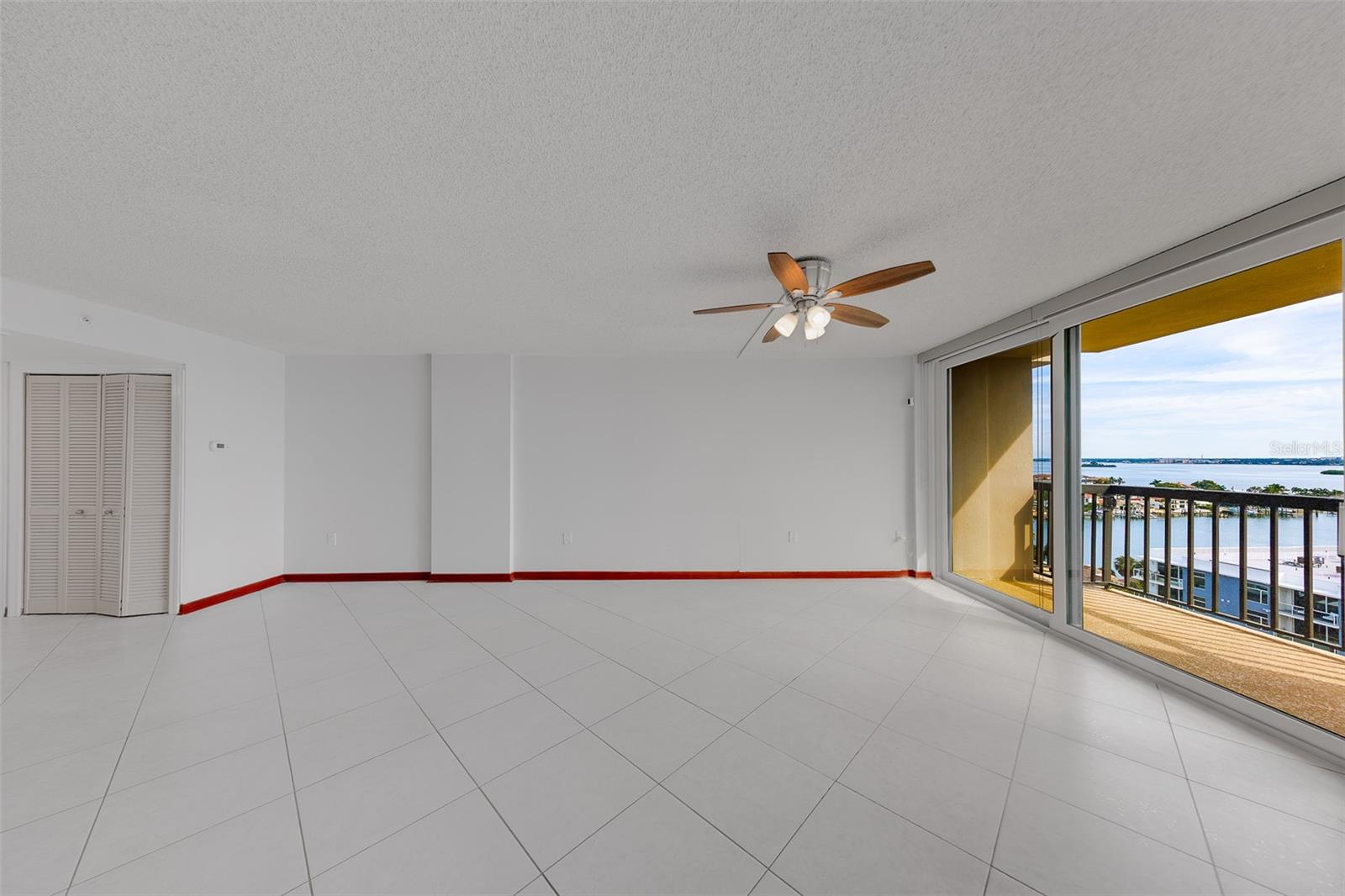 400 ISLAND WAY #1109 — photo 4