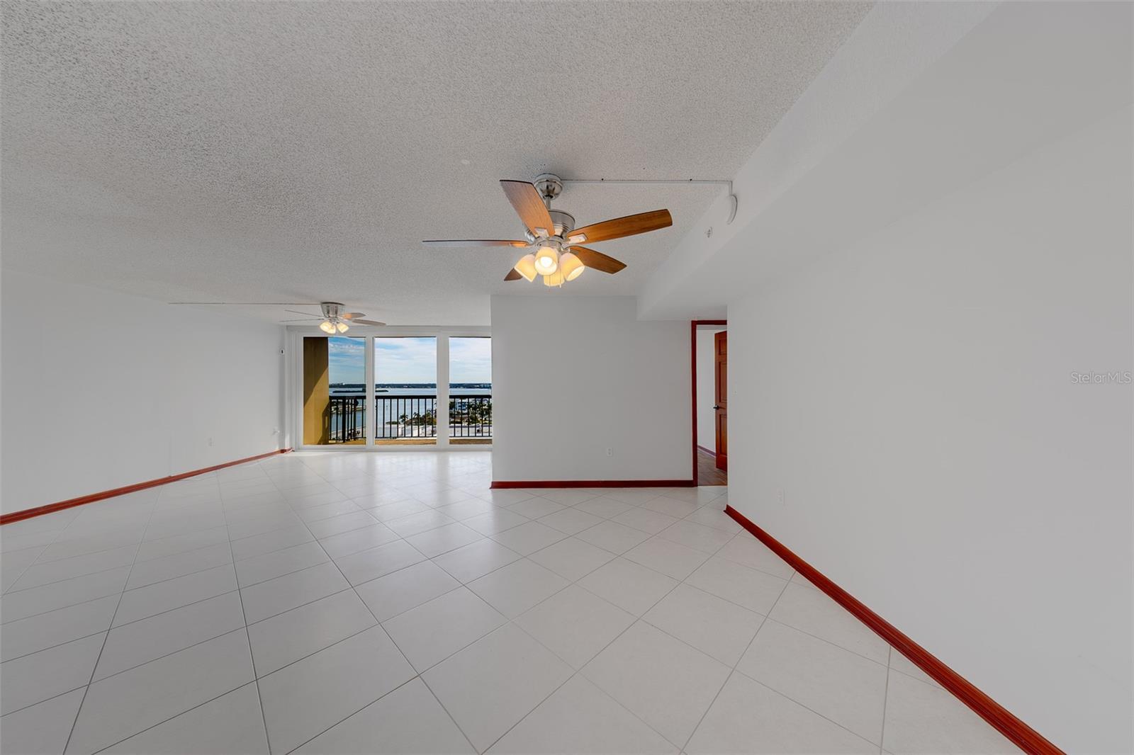 400 ISLAND WAY #1109 — photo 6