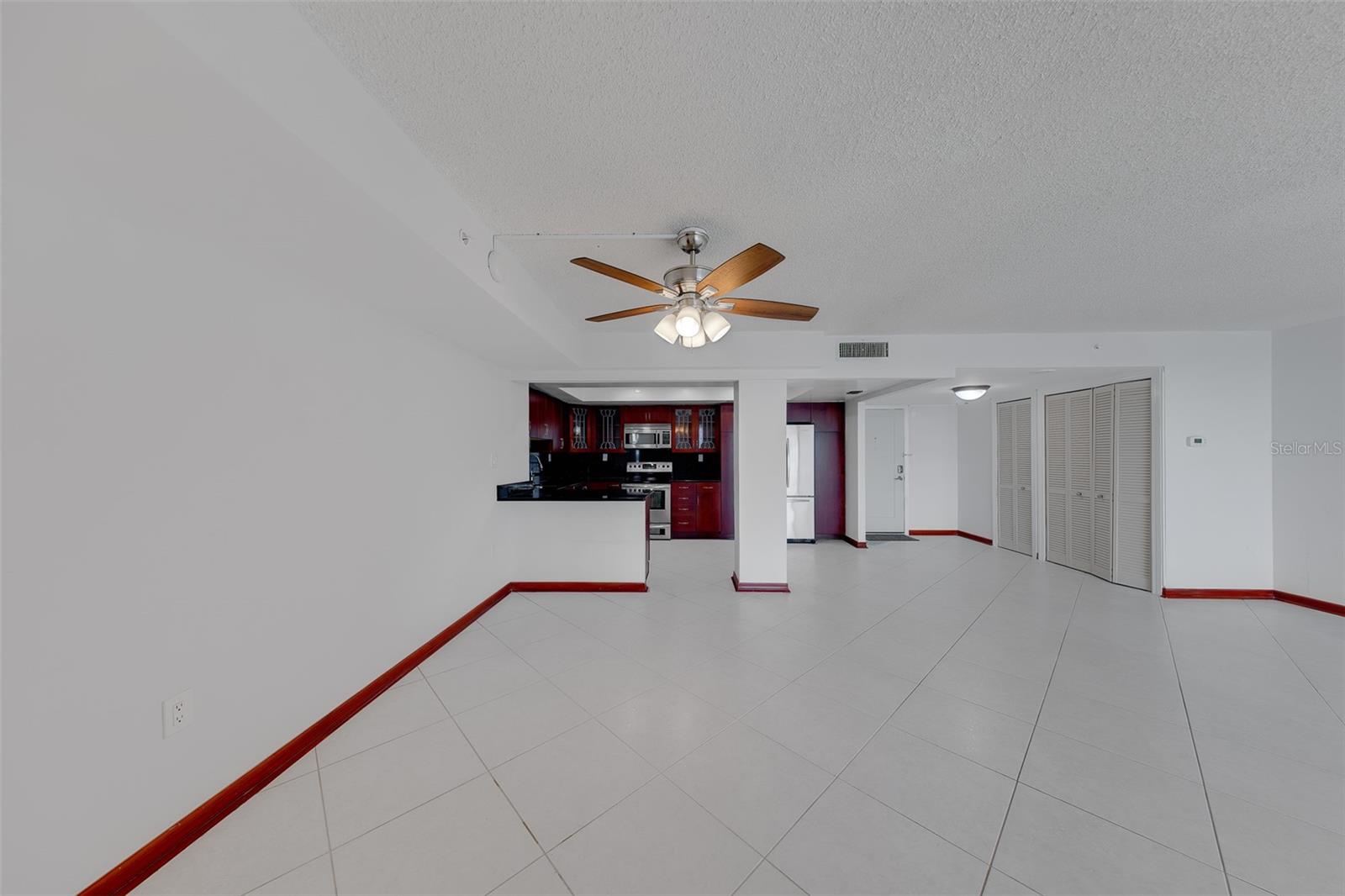 400 ISLAND WAY #1109 — photo 8