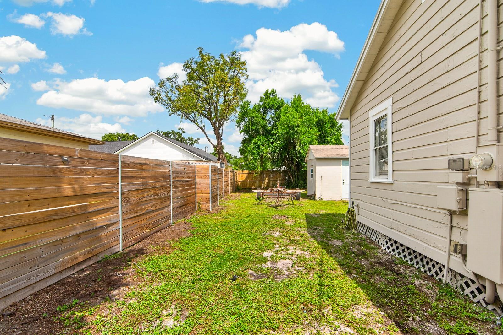 1806 E MCBERRY ST — photo 34