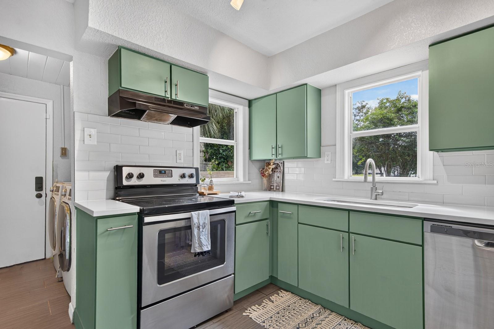 1806 E MCBERRY ST — photo 13