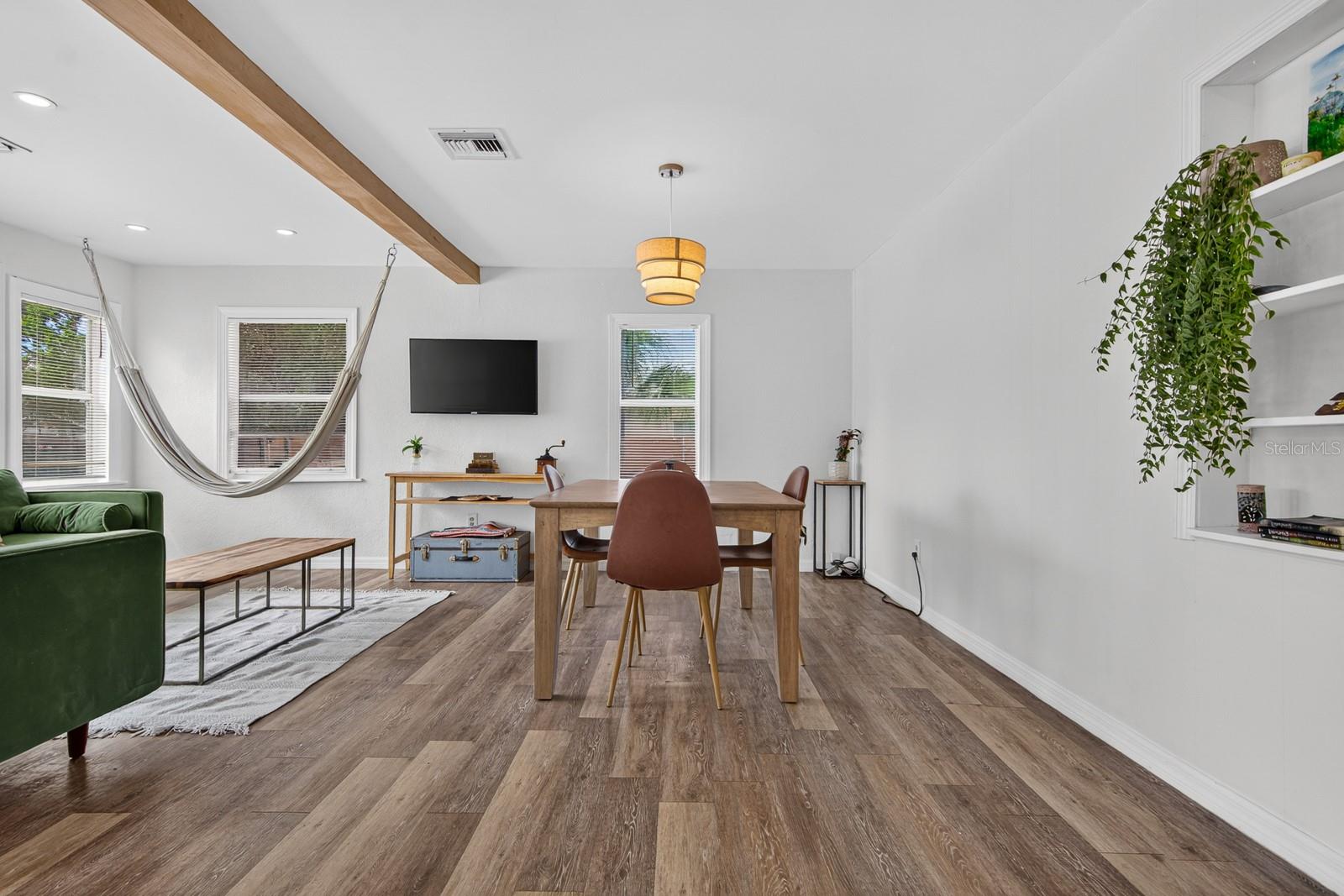 1806 E MCBERRY ST — photo 10