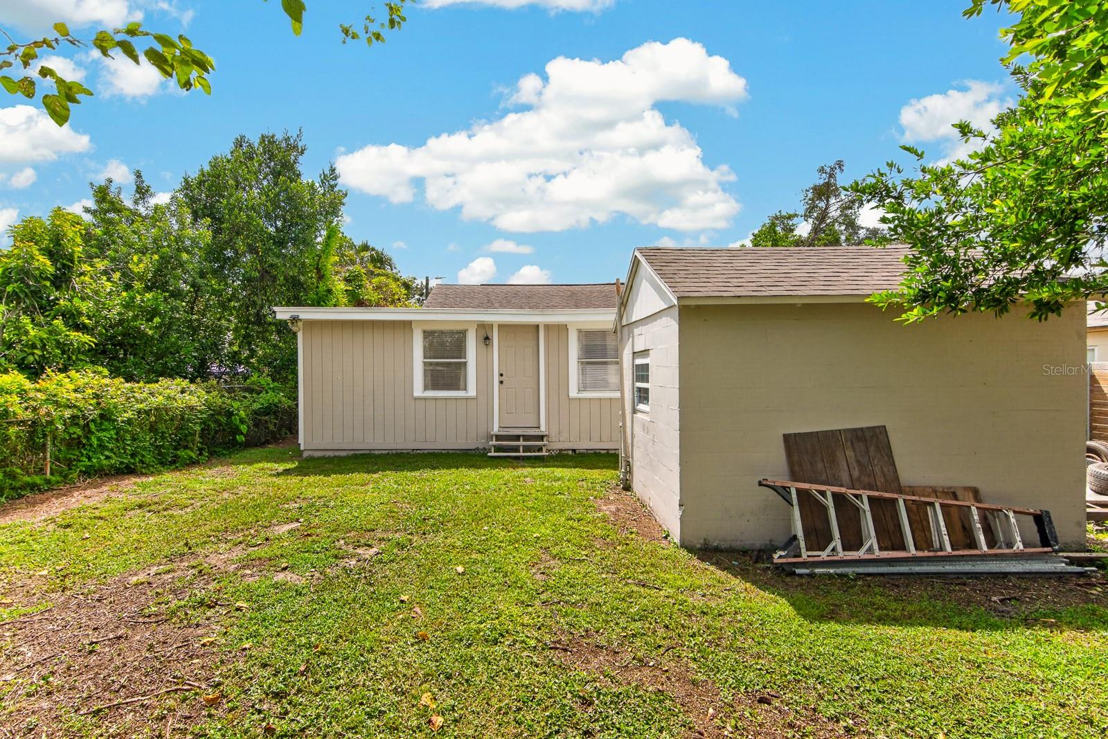 1806 E MCBERRY ST — photo 30