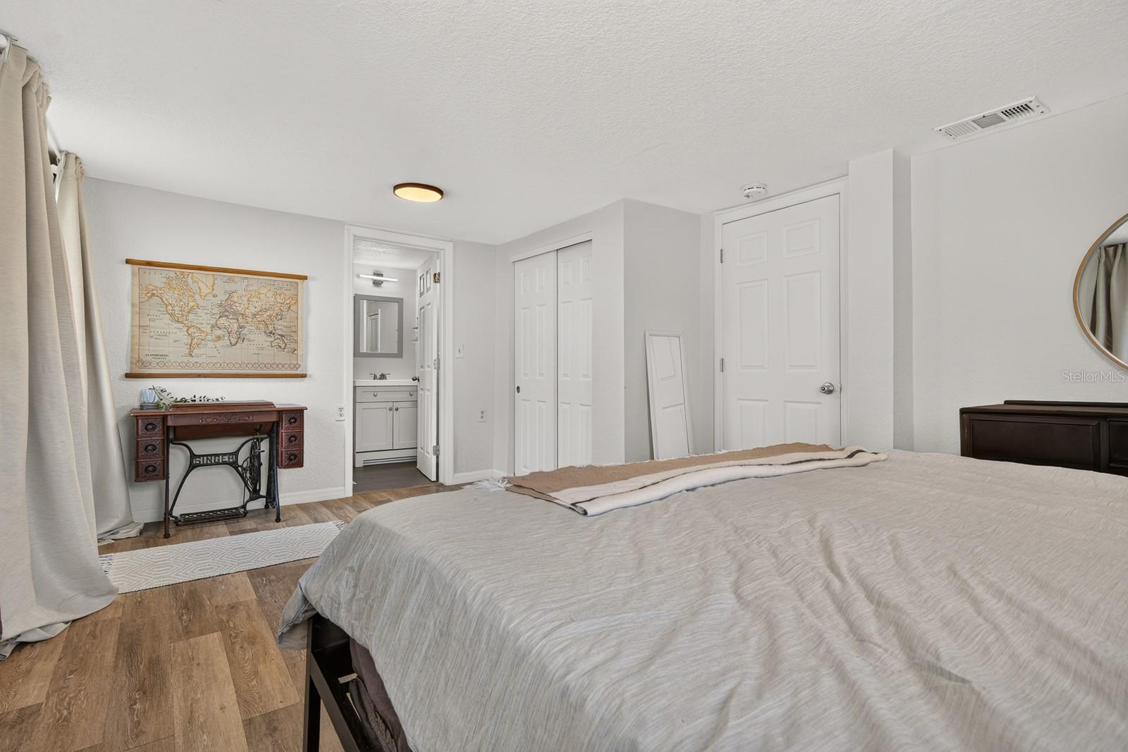 1806 E MCBERRY ST — photo 24