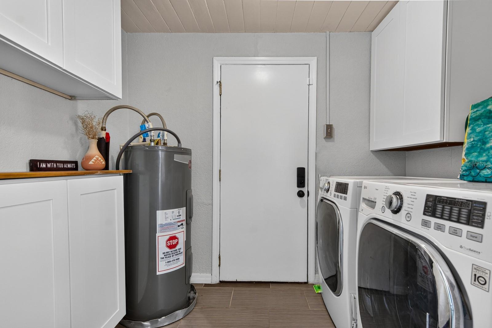 1806 E MCBERRY ST — photo 17