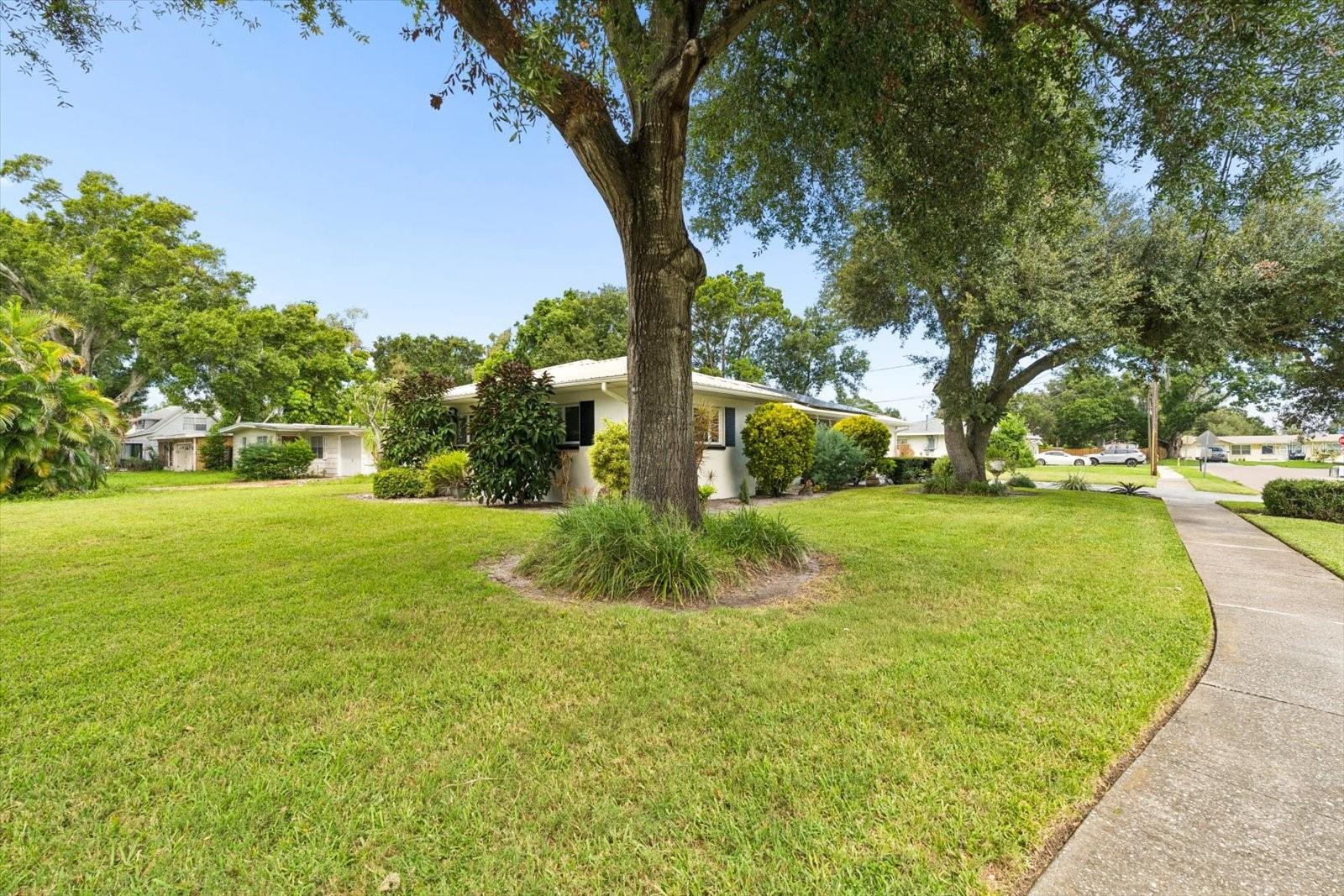 400 N CORONA AVE — photo 35
