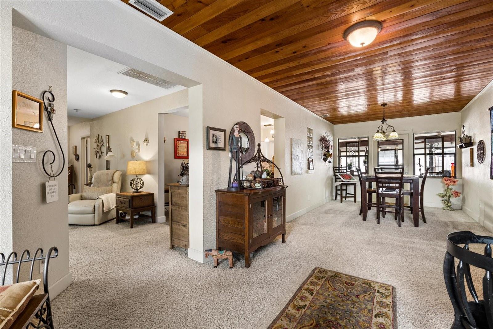 400 N CORONA AVE — photo 6