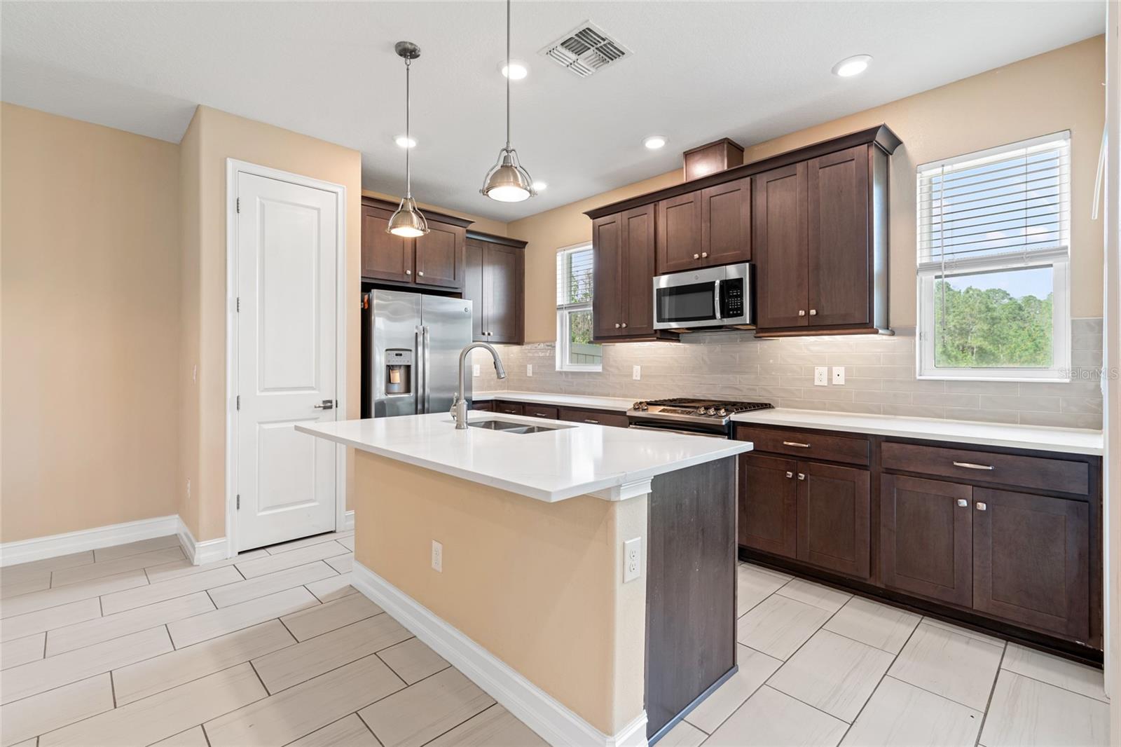 4896 SAN MARTINO DR — photo 10