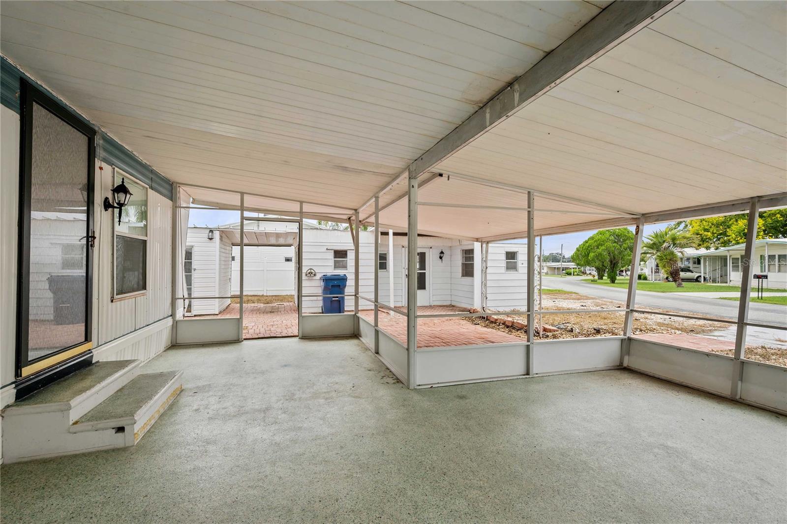 37234 CAROL AVE — photo 5