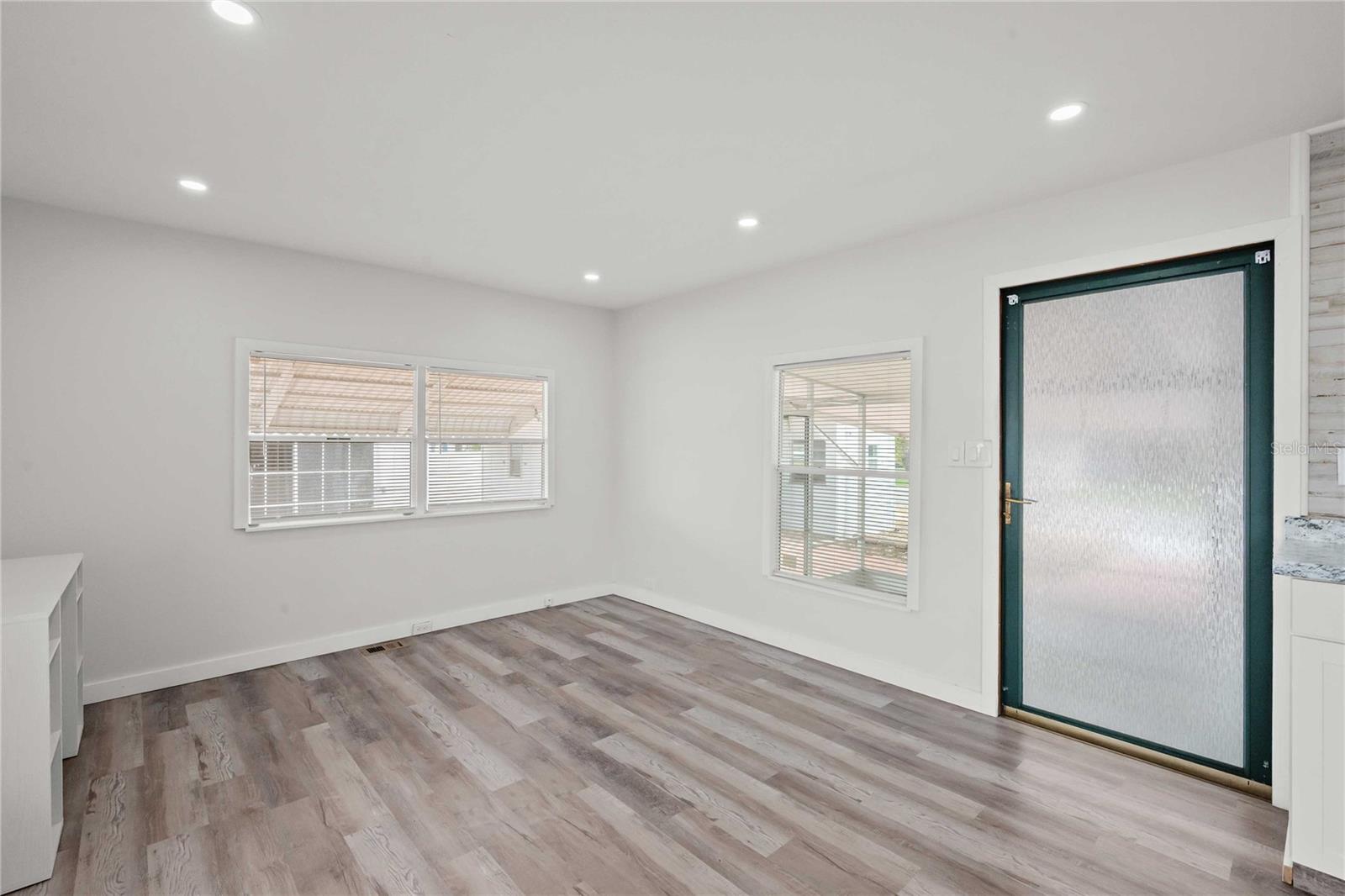 37234 CAROL AVE — photo 14