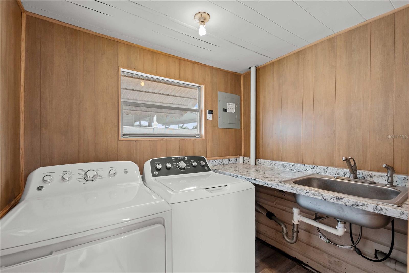37234 CAROL AVE — photo 39