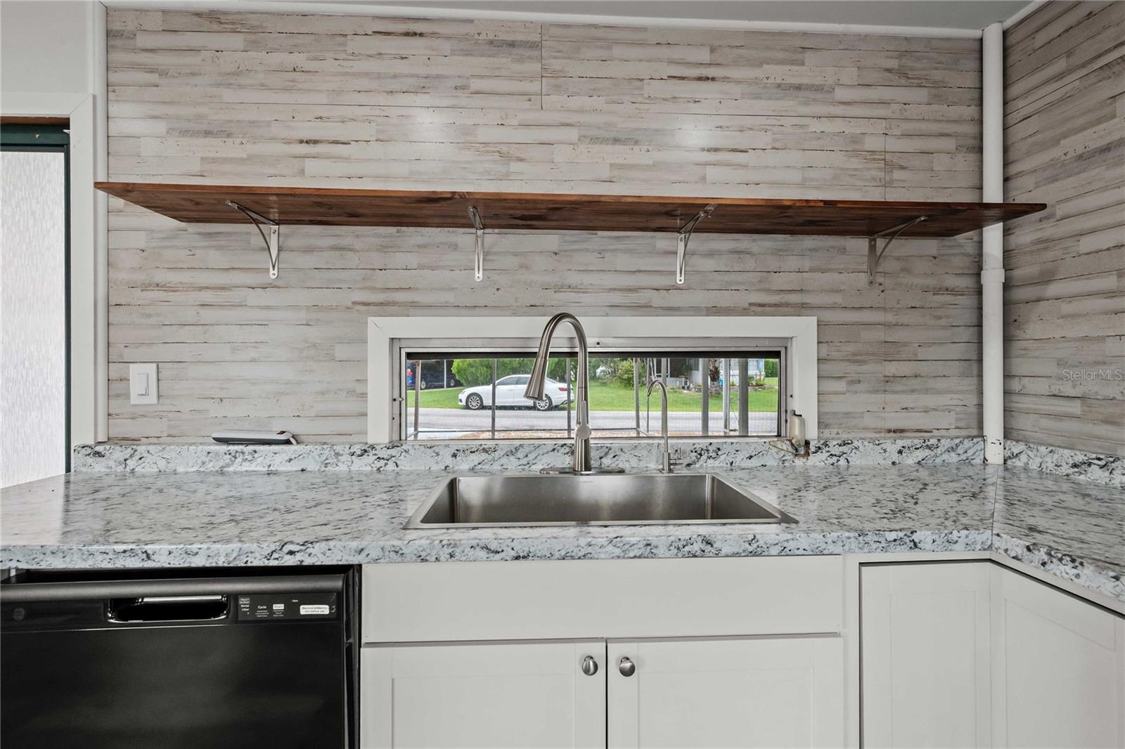 37234 CAROL AVE — photo 11