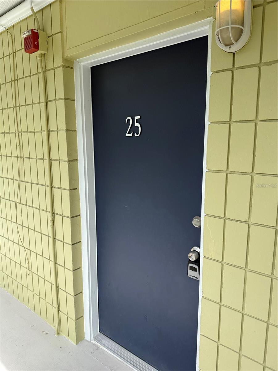 1301 S HOWARD AVE #C25 — photo 3
