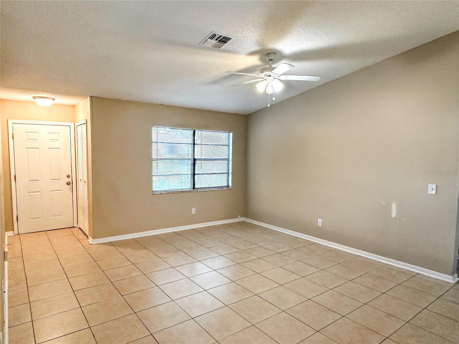 2821 EAGLE RUN CIR S — photo 4