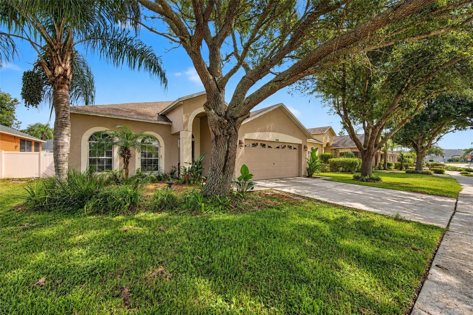 10330 GOLDENBROOK WAY — photo 2