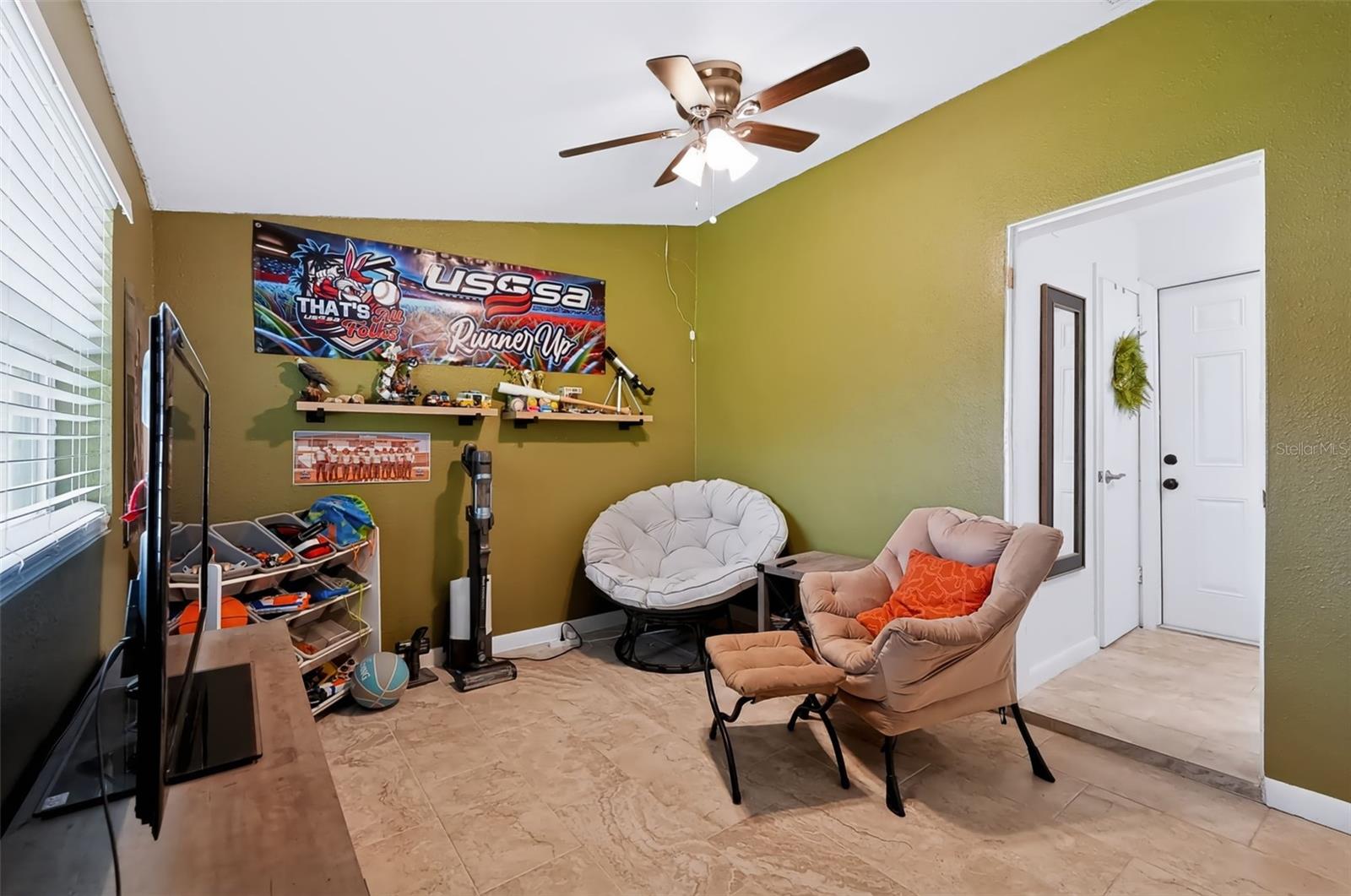 615 BROOKSIDE DR — photo 10