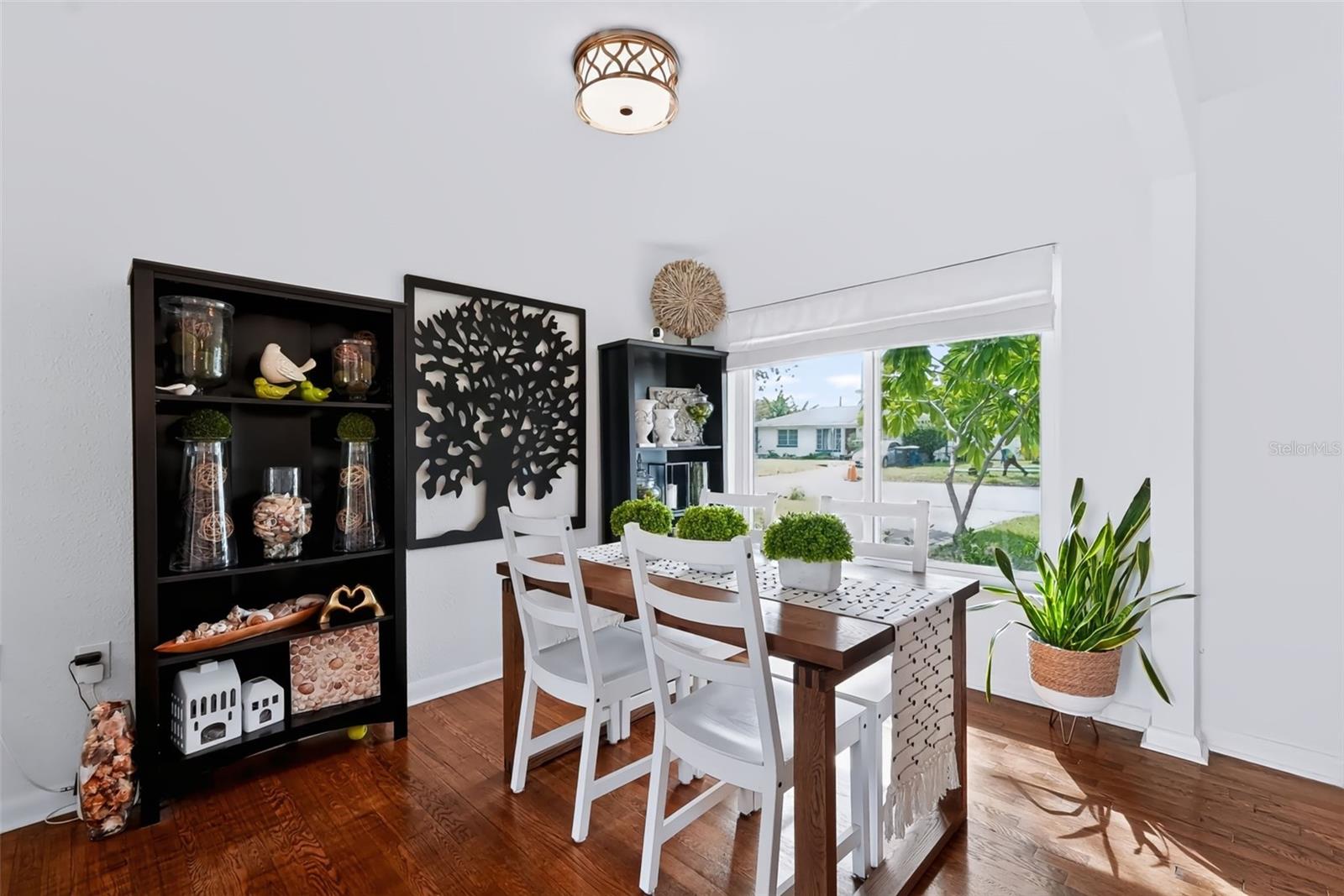 615 BROOKSIDE DR — photo 6