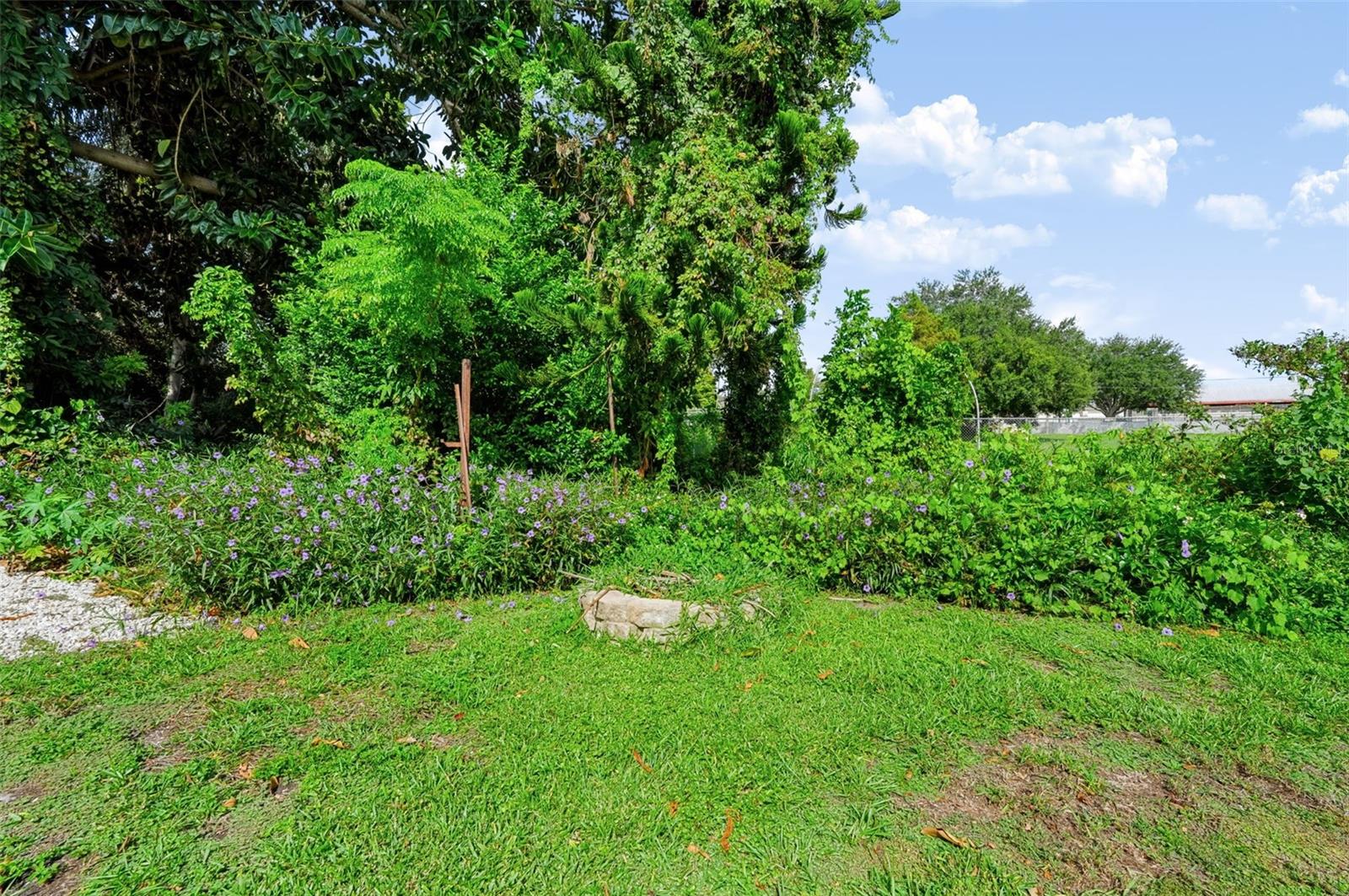 615 BROOKSIDE DR — photo 31