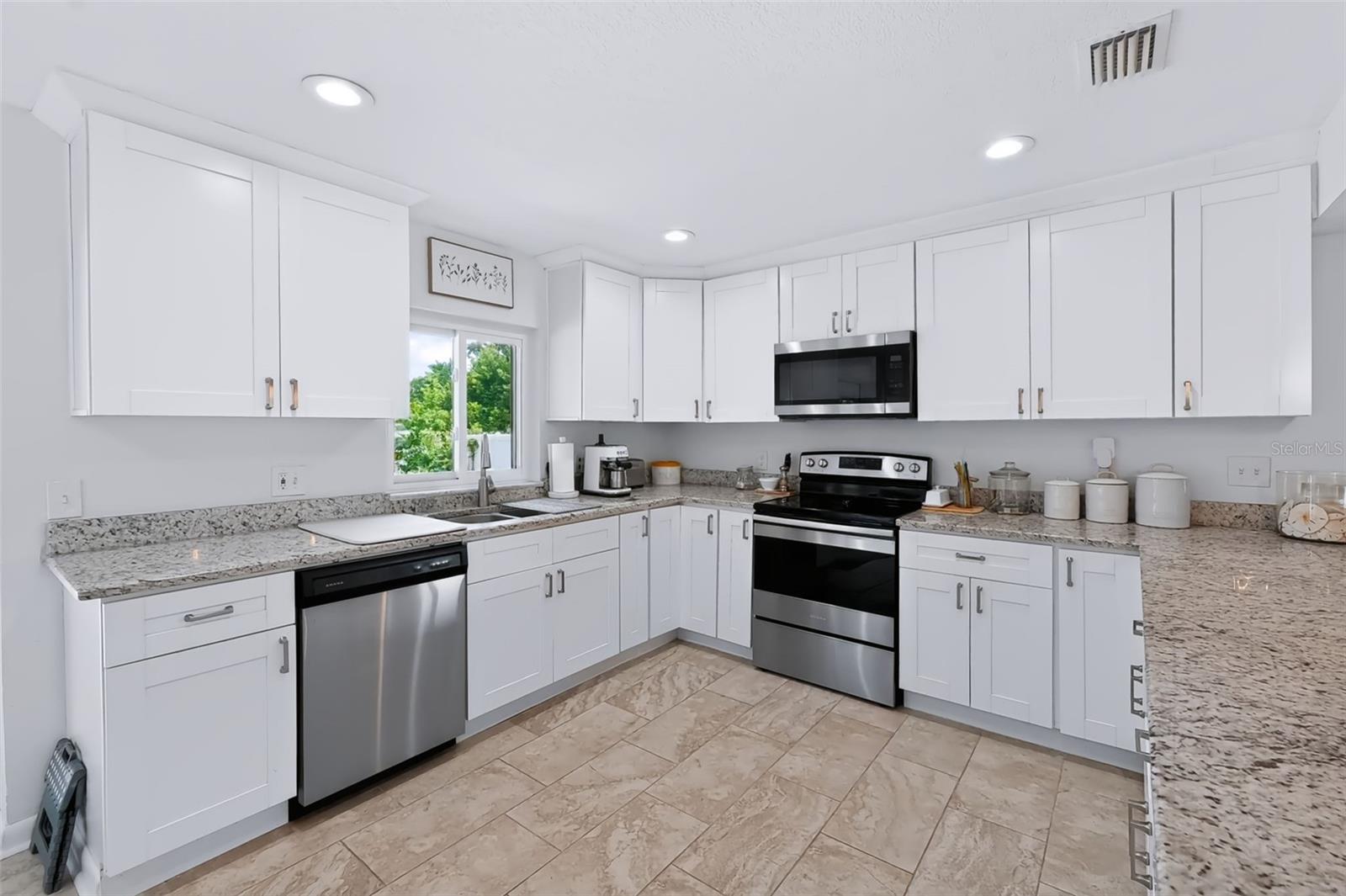 615 BROOKSIDE DR — photo 45