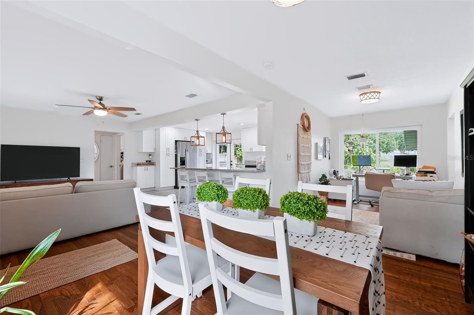 615 BROOKSIDE DR — photo 34