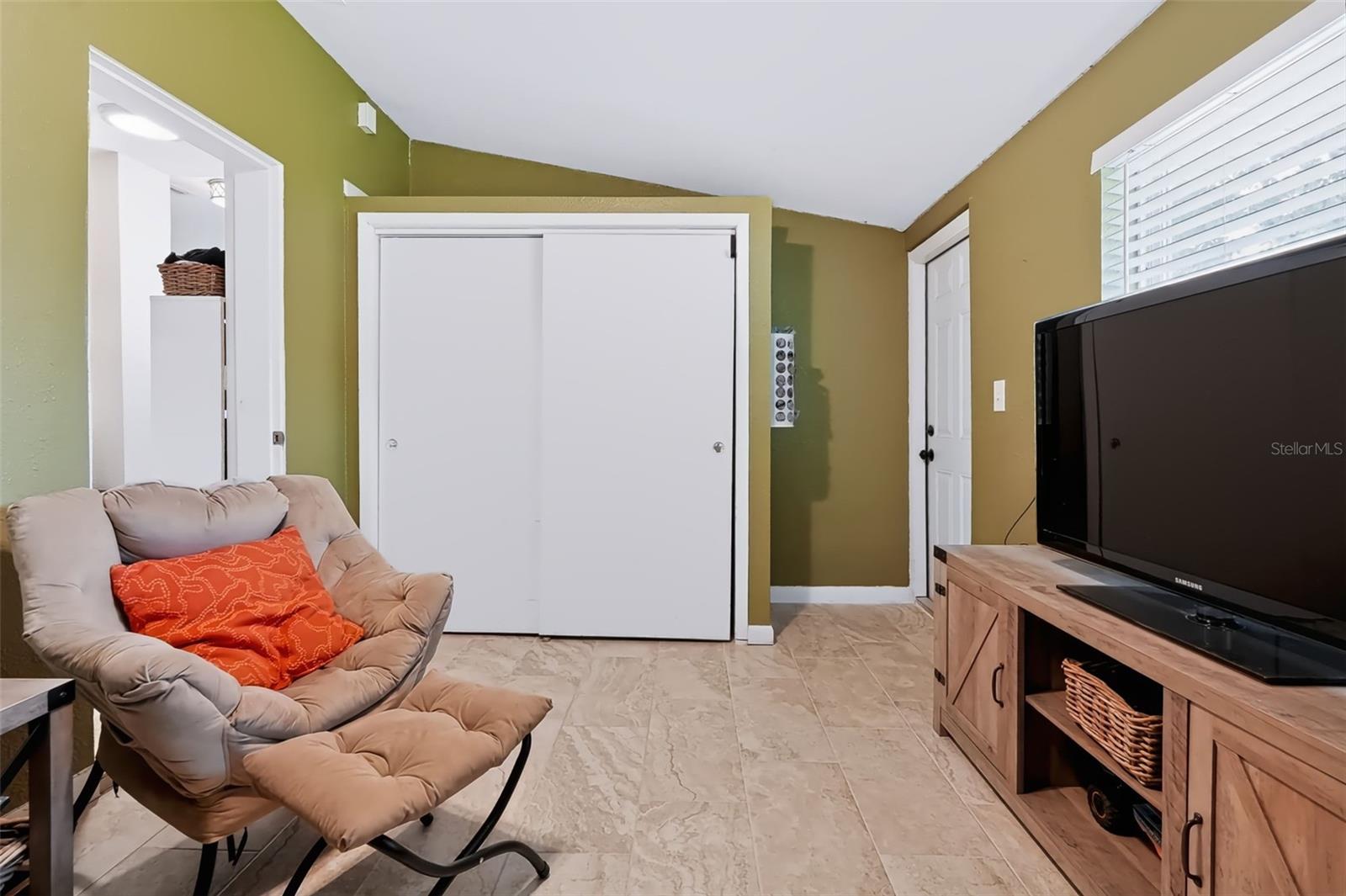 615 BROOKSIDE DR — photo 42