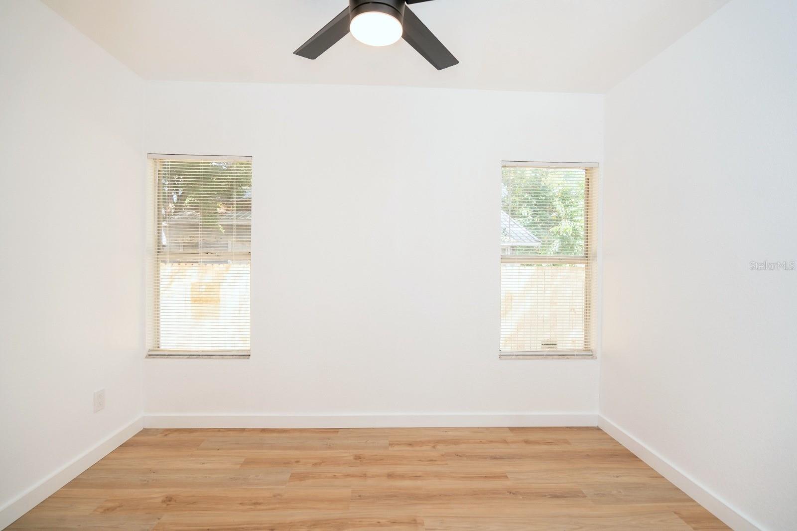8202 N ALASKA ST — photo 16