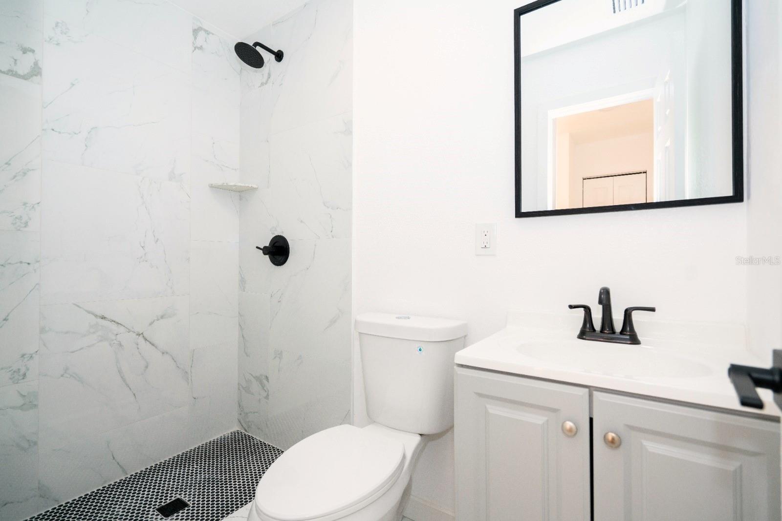 8202 N ALASKA ST — photo 22