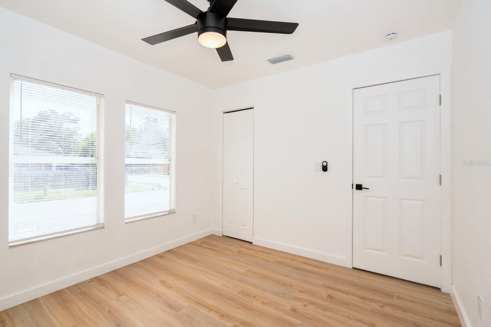 8202 N ALASKA ST — photo 21