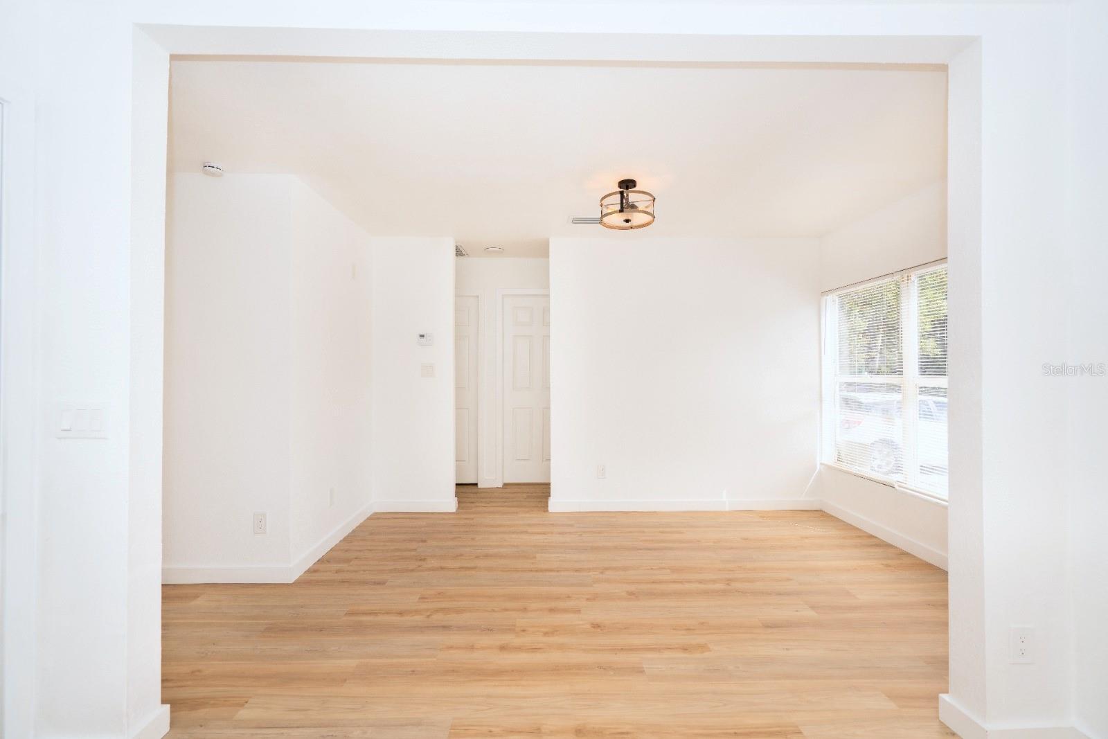 8202 N ALASKA ST — photo 26