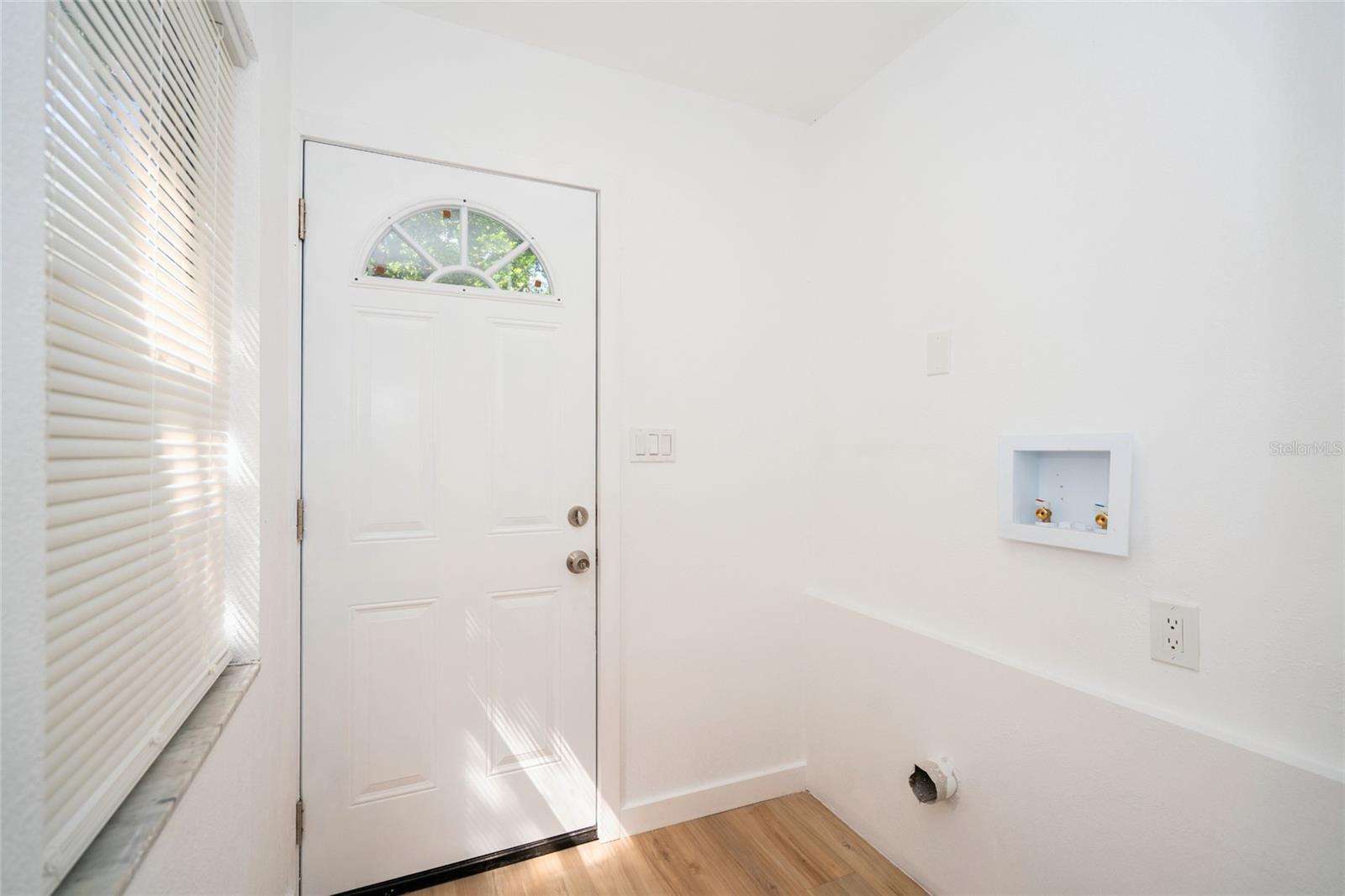8202 N ALASKA ST — photo 7