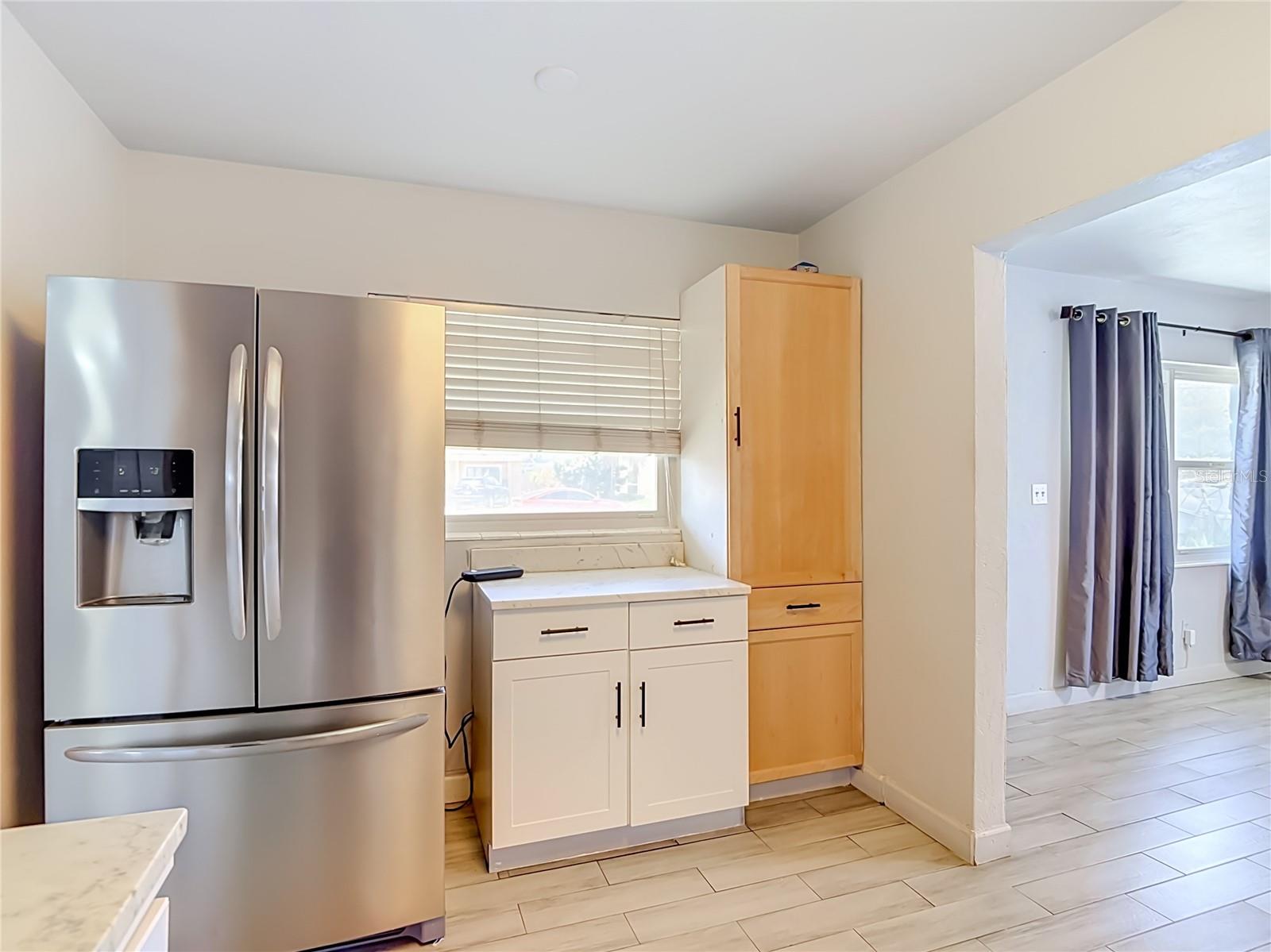 3313 W KATHLEEN ST — photo 7