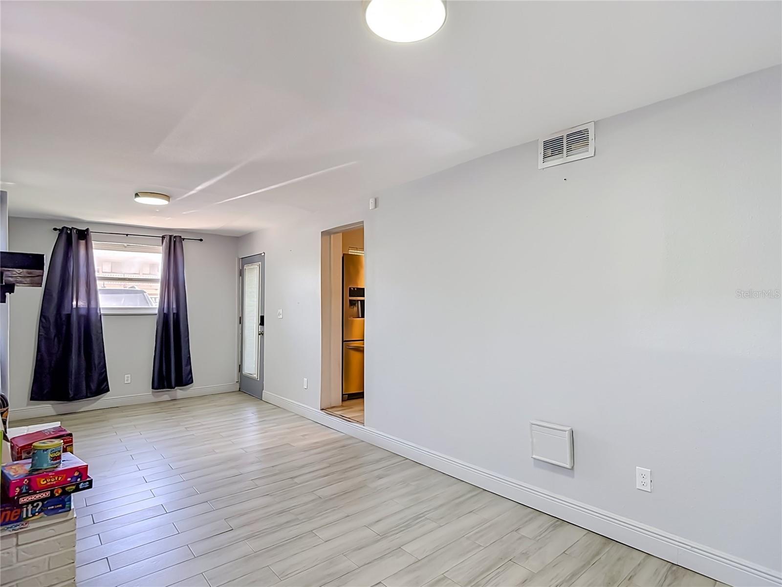 3313 W KATHLEEN ST — photo 15