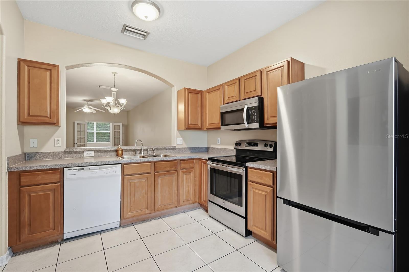 3513 HIGH HAMPTON CIR — photo 5