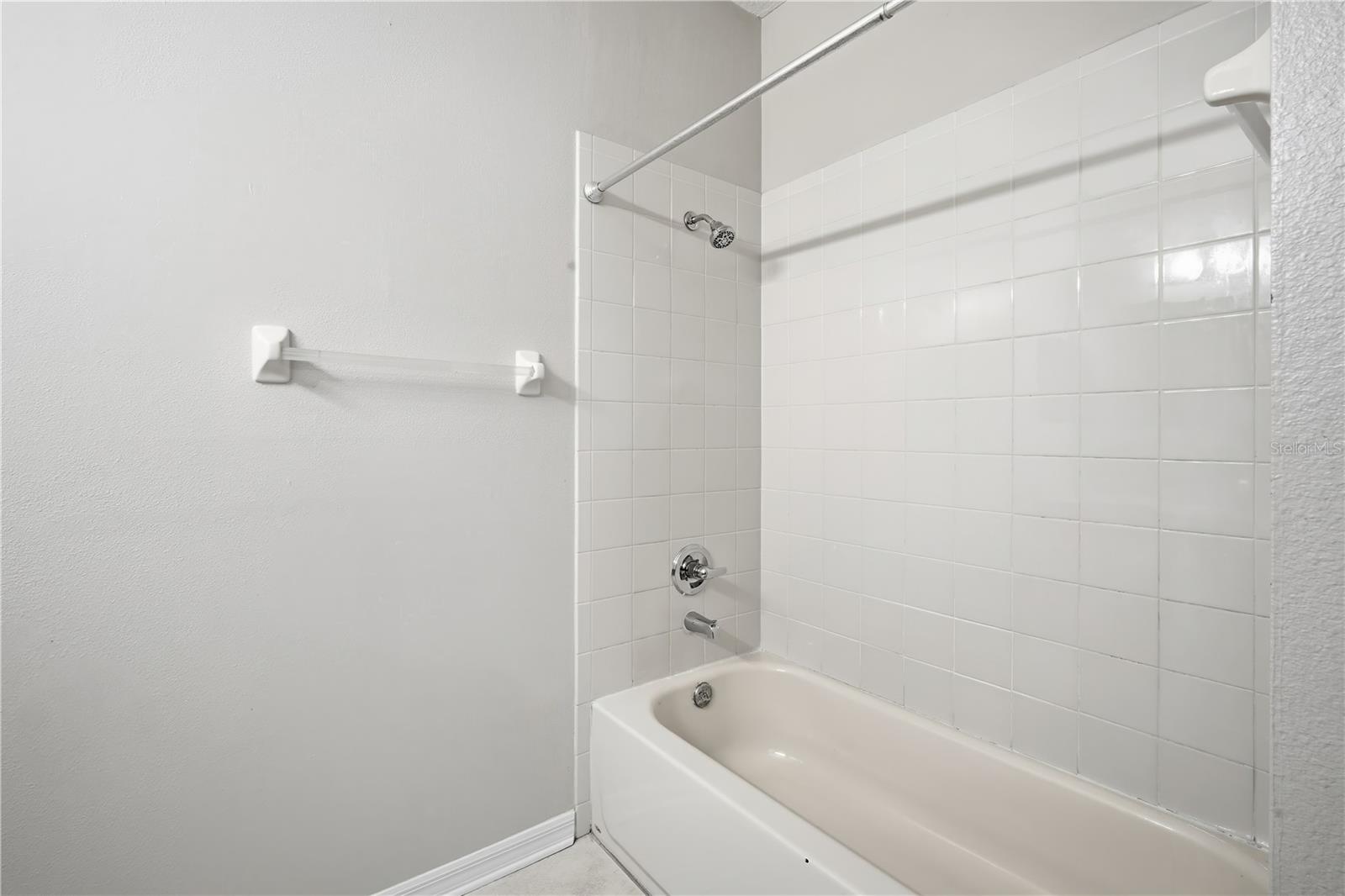 3513 HIGH HAMPTON CIR — photo 17