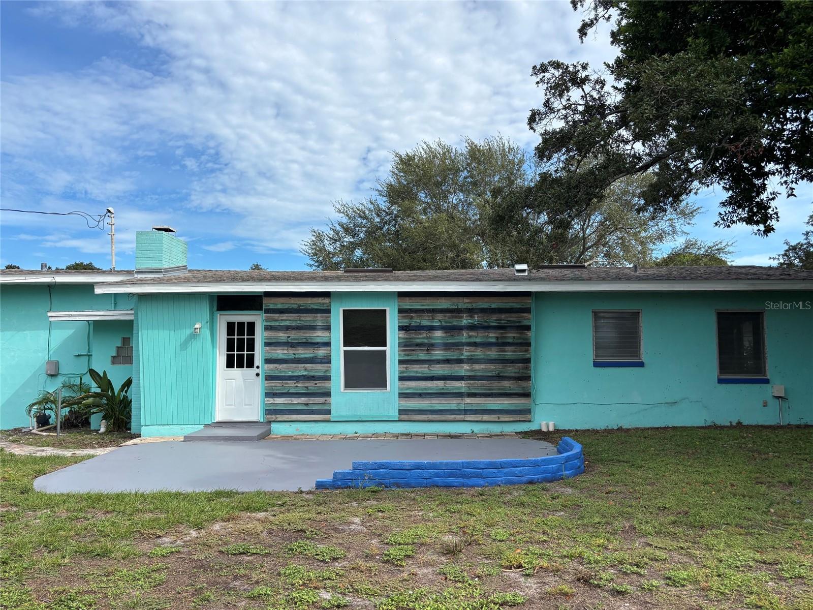 1541 BONAIR ST — photo 24