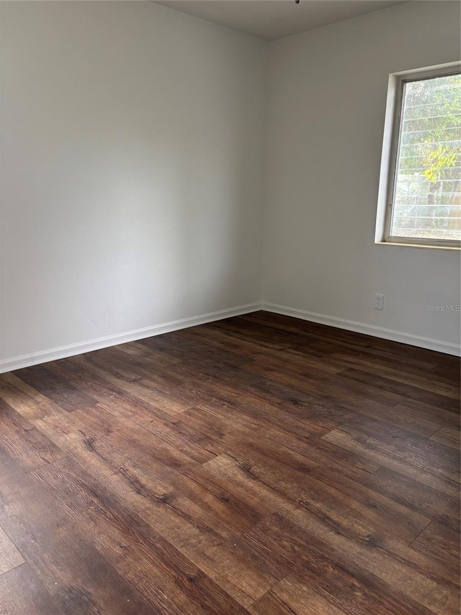 1541 BONAIR ST — photo 12