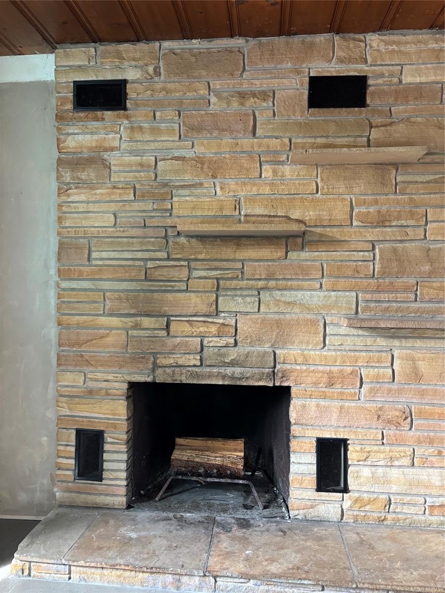 1541 BONAIR ST — photo 18
